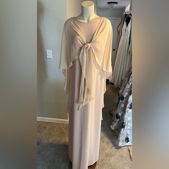 MAX MARA
Dovere Ruffled Cady Dress In Beige - Picture 10 of 14
